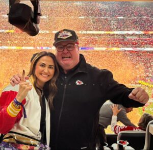 Eric Stonestreet Instagram - Happy Valentine’s Day to Lindsay. 
Can you just pretend the parade is your gift? ❤️you.