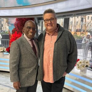 Eric Stonestreet Instagram - Quick trip to nyc. 
Got to say hi to the great @alroker and I met and chatted with couple @nypd officers by this giant tree they have there.