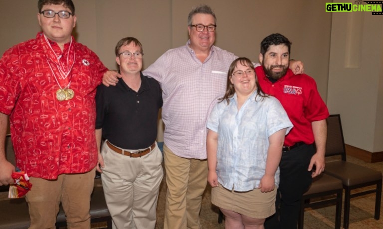 Eric Stonestreet Instagram - Honored to fill in for the great Mitch Holtus emceeing Coach Reid’s 3rd annual event benefiting @somissouri. It was great meeting so many of the wonderful athletes and coaches. Thanks for having me #somo!