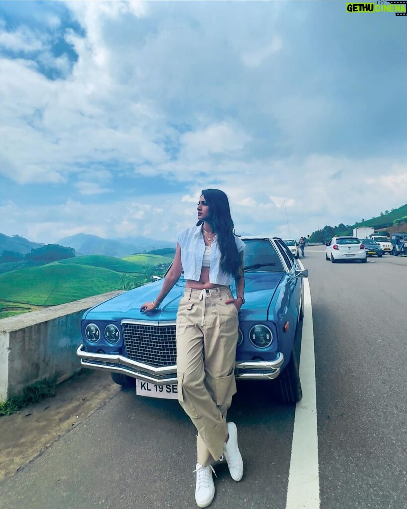Erica Fernandes Instagram - what a wonderful drive with my new baby ❤