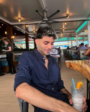 Erick Brian Colón Instagram - 🍹