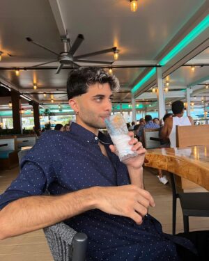 Erick Brian Colón Instagram - 🍹