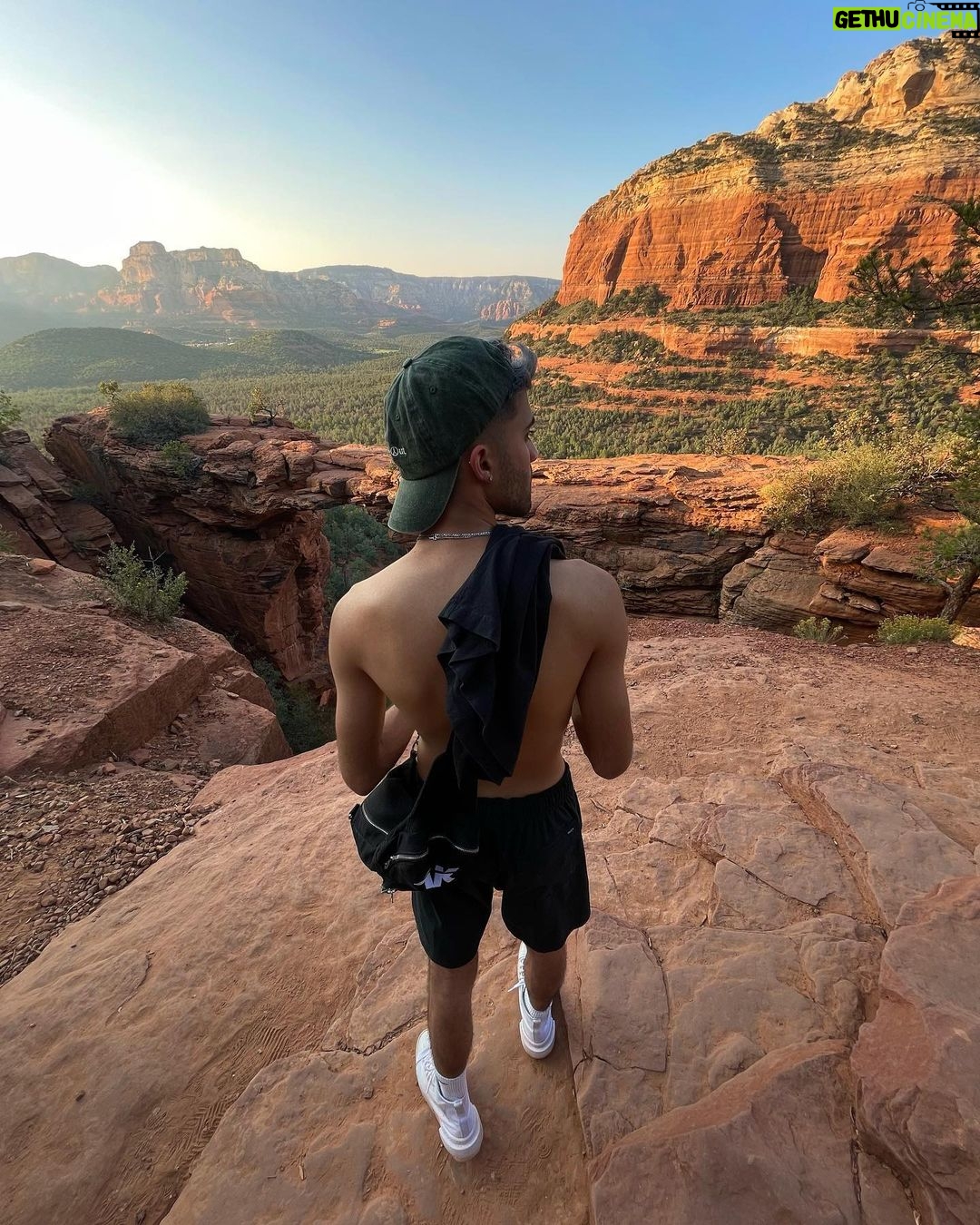 Erick Brian Colón - 282.1K Likes -