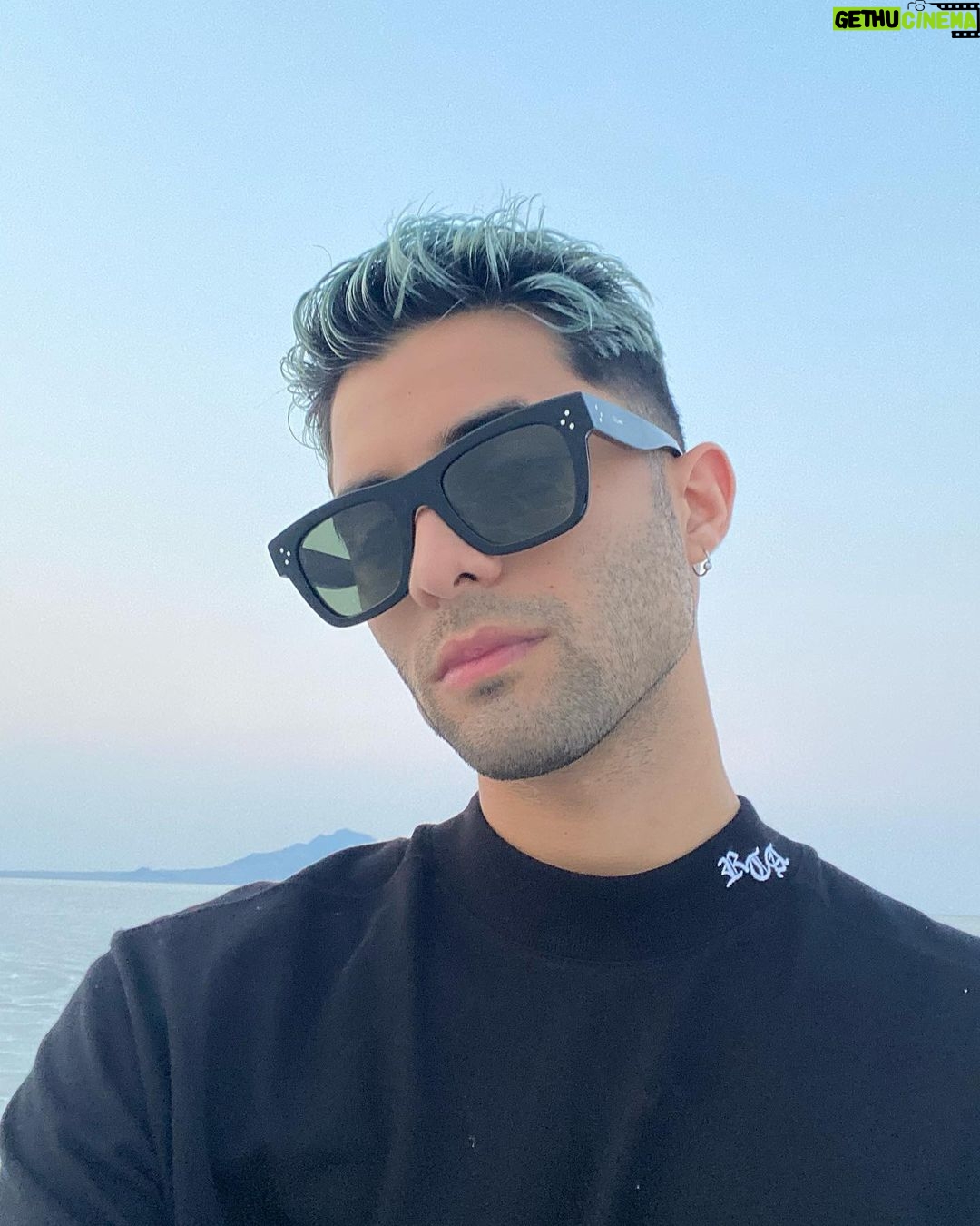 Erick Brian Colón - 256.8K Likes - ❄️❄️