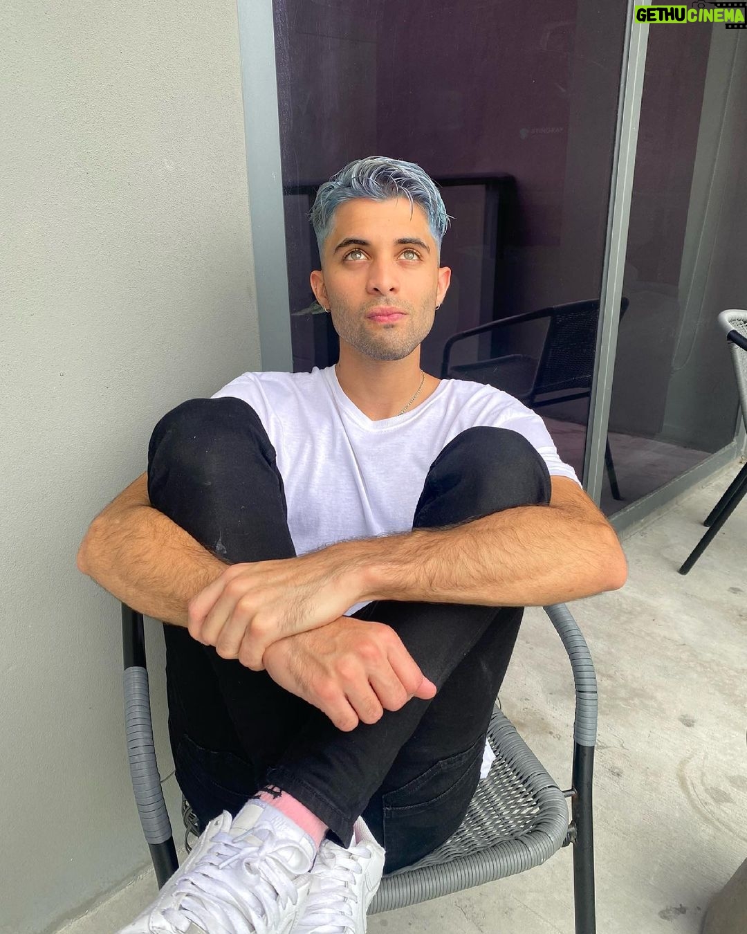 Erick Brian Colón - 499.9K Likes -