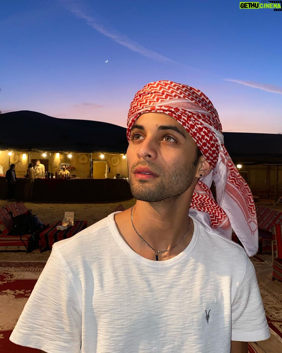 Erick Brian Colón - 431.9K Likes - Dubaiii Babyyy 😜😜