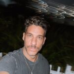 Erick Elías Instagram - No culpes a la noche. 🌚 Miami, Florida