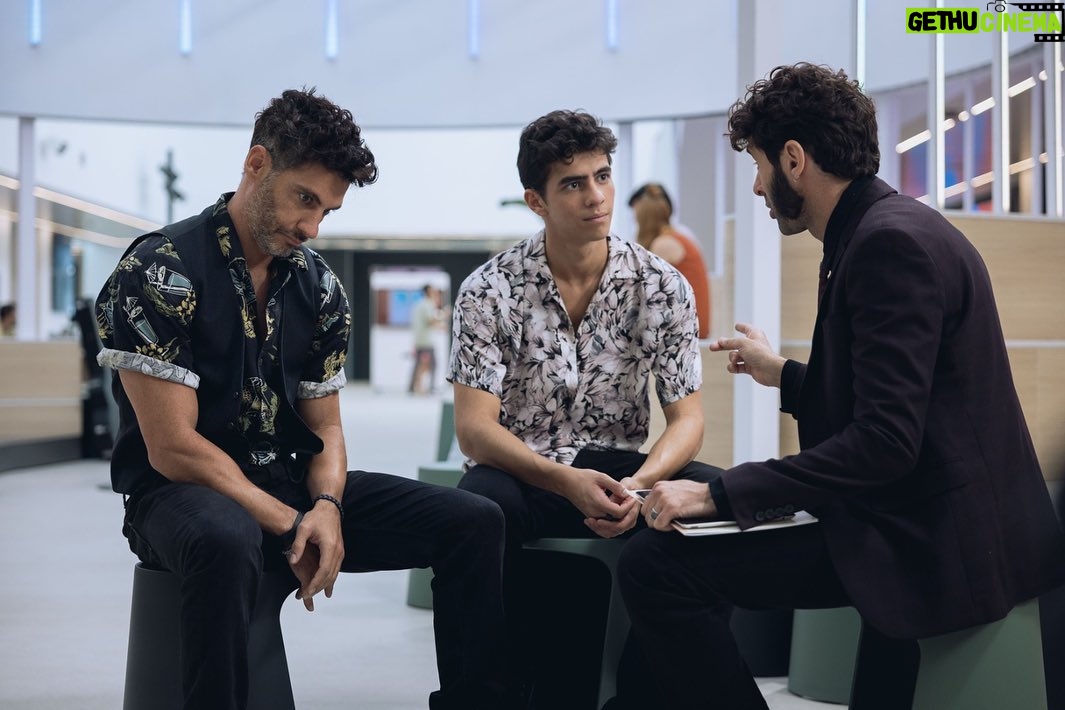 Erick Elías Instagram - Yuhuuu!! … 💥Dias mejores 2da Temporada!💥 Estrenamos en España este 28 de junio. Por @primevideoes 🇪🇸…. Próximamente en Latinoamérica… (ahí les voy contando cuando)