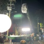 Erick Elías Instagram – Detrás de cámaras de QUIERO TU VIDA. 
Una escena complicada de realizar. Colgado de una grúa, con lluvia, frio, en la madrugada… pero fue muy divertido!
Gracias @jorgecolon por cuidarme siempre! 
@casillas24fps 
📸 @alfonsozapata