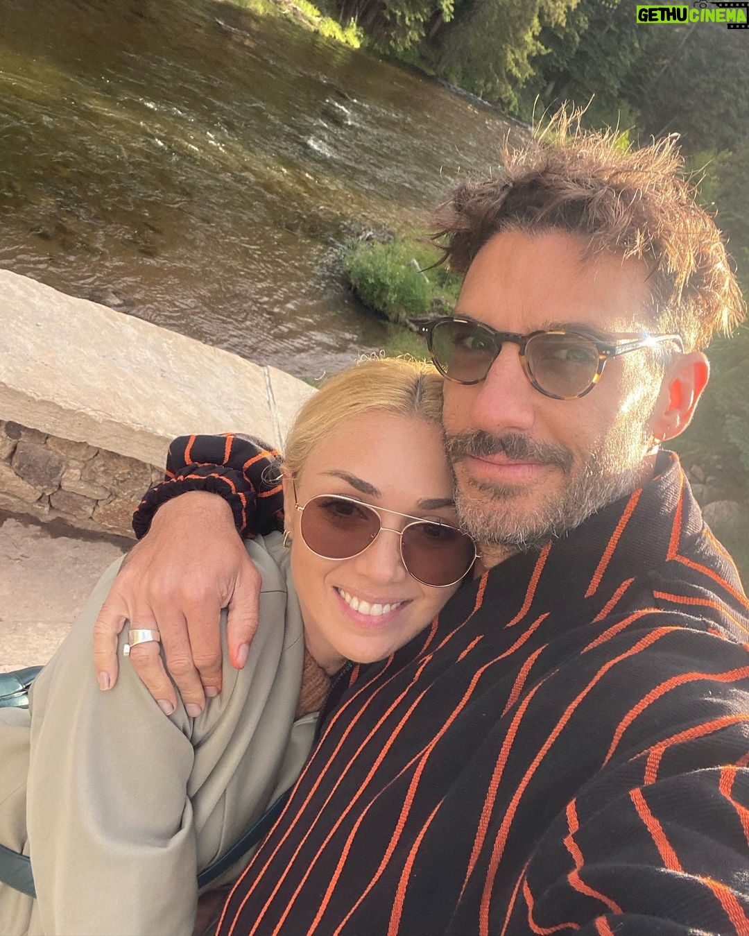 Erick Elías Instagram - 12 años! FELIZ ANIVERSARIO @karlaguindi TE AMO! ❤️