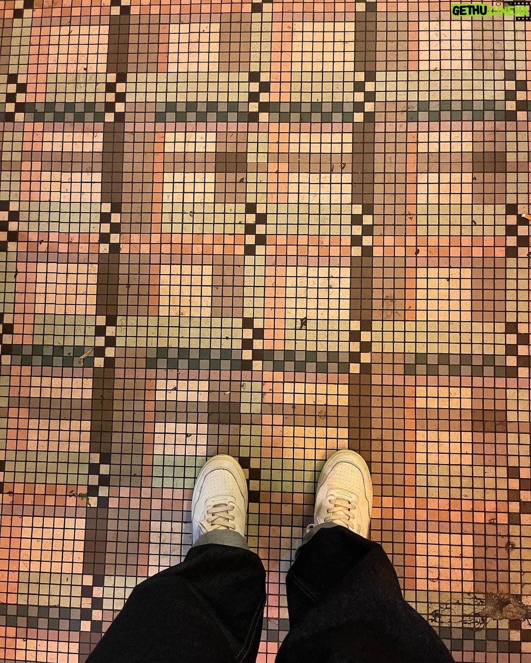 Erick Elías Instagram - Café des Deux Moulins (de la película AMELIE) / Mouline Rouge París, France