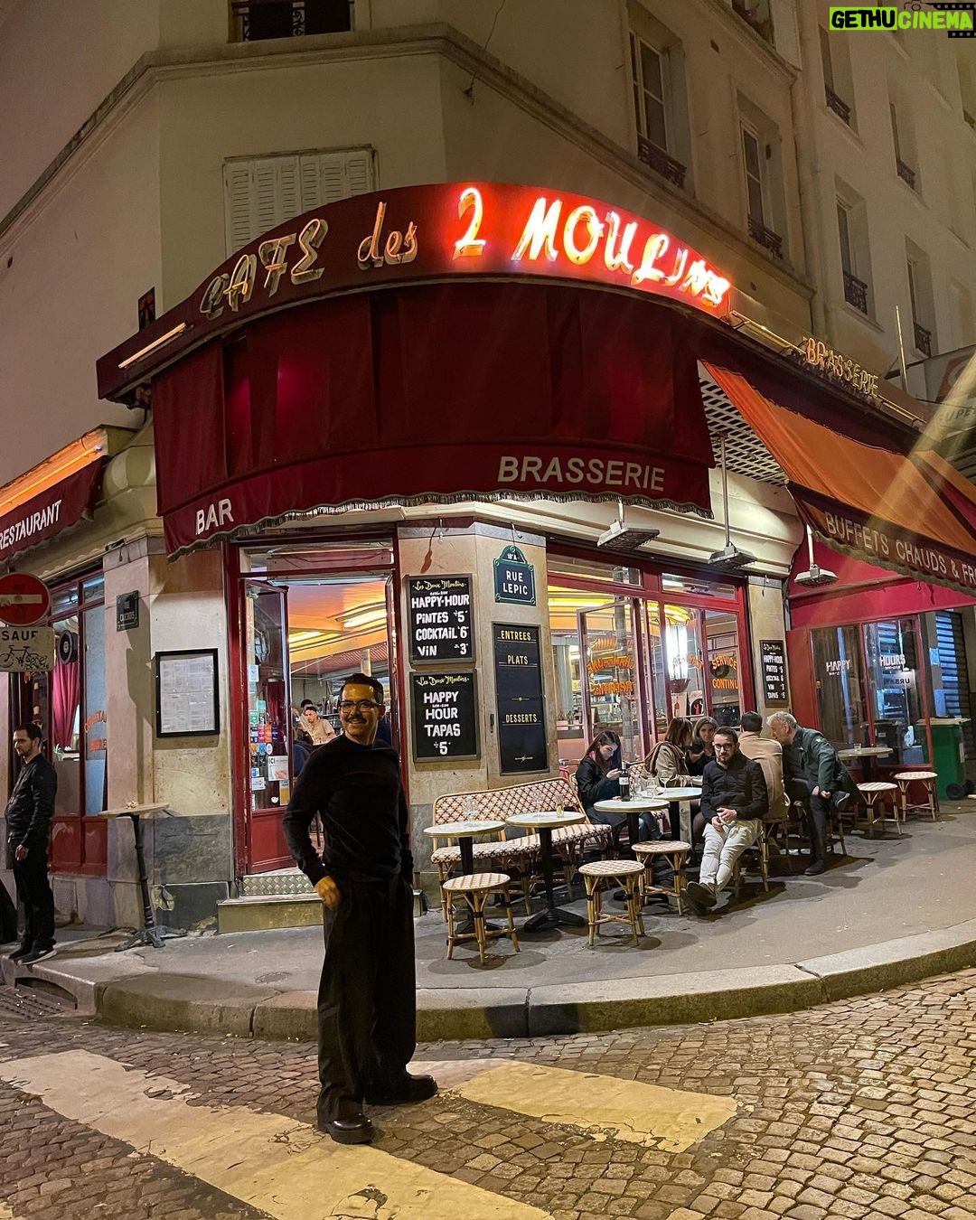 Erick Elías Instagram - Café des Deux Moulins (de la película AMELIE) / Mouline Rouge París, France