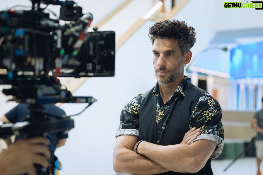 Erick Elías Instagram - Yuhuuu!! … 💥Dias mejores 2da Temporada!💥 Estrenamos en España este 28 de junio. Por @primevideoes 🇪🇸…. Próximamente en Latinoamérica… (ahí les voy contando cuando)