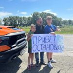 Erik Kituashvili Instagram - #smotrarun2023 Через 5 часов буду в Москве! Рыжий едет на грузовике домой. Круто конечно пробег прошёл, я прям кайфанул, дай бог здоровья всем кто причастен. Спасибо тебе мой зритель, что так поддерживал, ставил лайки и писал добрые слова.