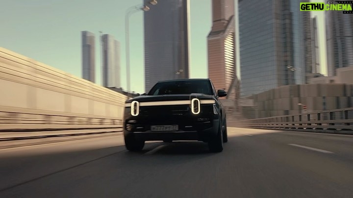 Erik Kituashvili Instagram - D3 Rivian через пару дней… расскажу про очень необычный автомобиль, полностью электрический ,американского производства. Машина очень необычная.