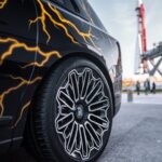 Erik Kituashvili Instagram - Как же сильно я люблю тачки. Вот думаю… эти тапки на лето оставить? Или 24-е которые были до этого?