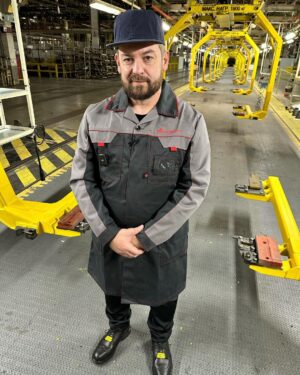 Erik Kituashvili Instagram - «Фу, ничего не можете сами, фу, ничего не стоите, держите людей за идиотов, Какой Москвич, да это же китаец» обо всем этом и многом другом, вы узнаете  в первой части фильма «Я Москвич», которая выйдет уже до нового года. Вы получите ответы на все свои вопросы и возможно хоть что-то в ваших головах изменится, а те кто больше всех плевался ядом поймут для чего все это было сделано. Важно не забывать, мы граждане одной страны, мы соотечественники. 

Я очень ценю оказанное мне доверие, я на том месте, где должен быть. Постараюсь не подвести , впереди много работы
