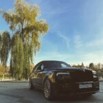 Erik Kituashvili Instagram – Обул Коляна в новые диски от @power_wheels  23-й размер.
Очень нравится поведение тачки.
Резина ханкук сама по себе 💩 
Но другой нету в этом размере вообще. Скоро будет грязь, метель, снег, и много депрессивной погоды, буду себя хоть тапками радовать.