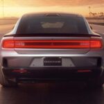 Erik Kituashvili Instagram - Charger Daytona Электричка. 670 сил. 0-100 км/ч. 3.4 сек. Запас хода 507 км Старт продаж в конце года. Как по мне Вин Дизель рыдает. А ты что думаешь по этому поводу?