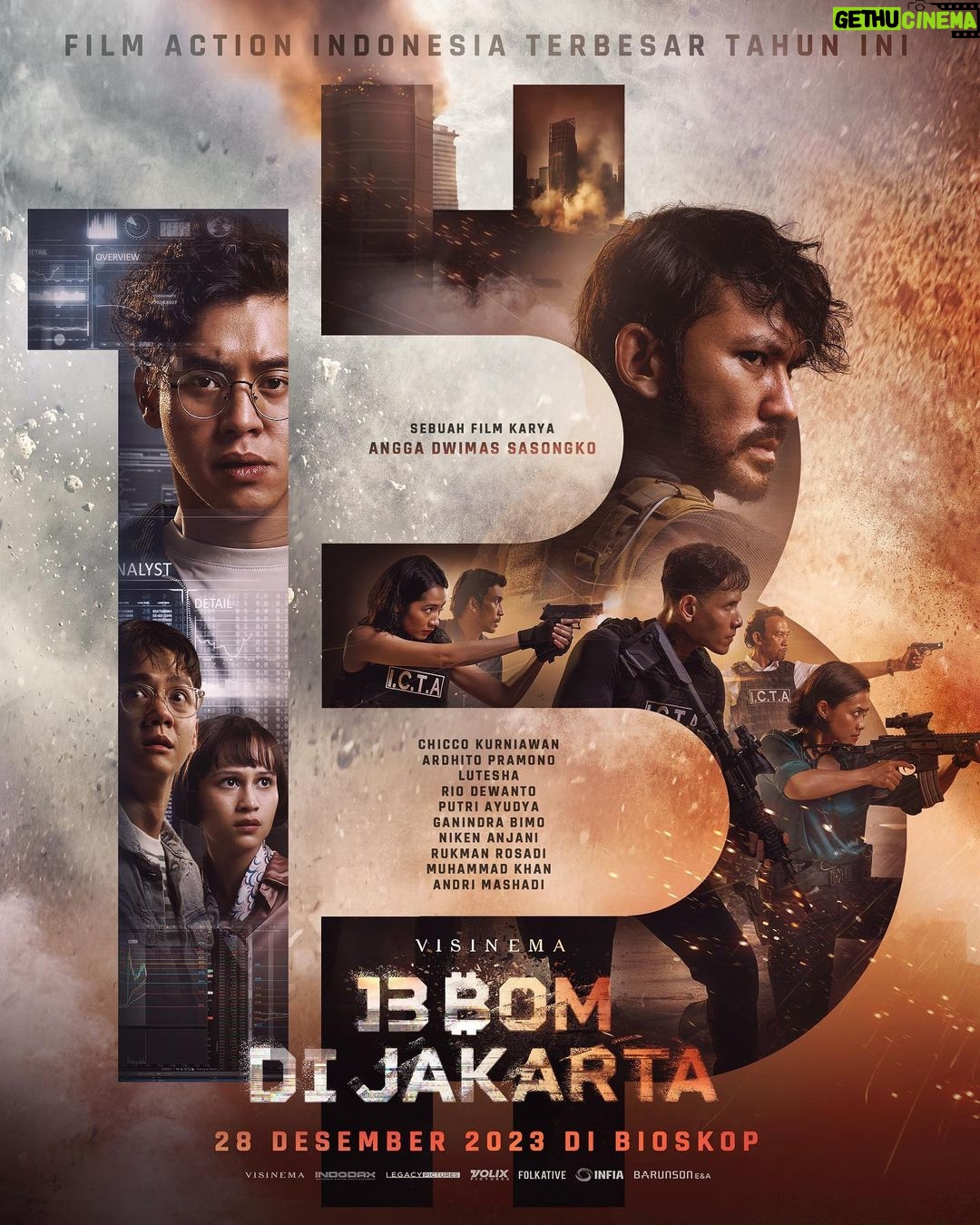 Ernest Prakasa Instagram - Satu kata yang gw sematkan ke dahi @anggasasongko, dia itu PENDOBRAK. Film ini mengizinkan gw buat bermimpi lebih besar. Yuk ah berani yuk! Huge congrats to all cast & crew, Indonesia layak bangga bisa punya film kayak gini! ❤️