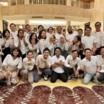 Ernest Prakasa Instagram - Ritual awal tahun, makan bareng keluarga besar @hahaha_corp, kali ini minus @oktaviyafrita yang gak bisa ninggalin adek bayi. Selamat datang rekrutan terbaru, @boah_sartika! Semoga tetap membumi dan makin meroket!
