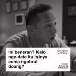 Ernest Prakasa Instagram - Coba deh sambil nge-date nonton Jatuh Cinta Seperti di Film-film di bioskop biar bahan obrolan lebih HEBOH, lebih FANTASTIS, lebih ROMANTIS! 😎 #Jesedef #JatuhCintaSepertidiFilmFilm