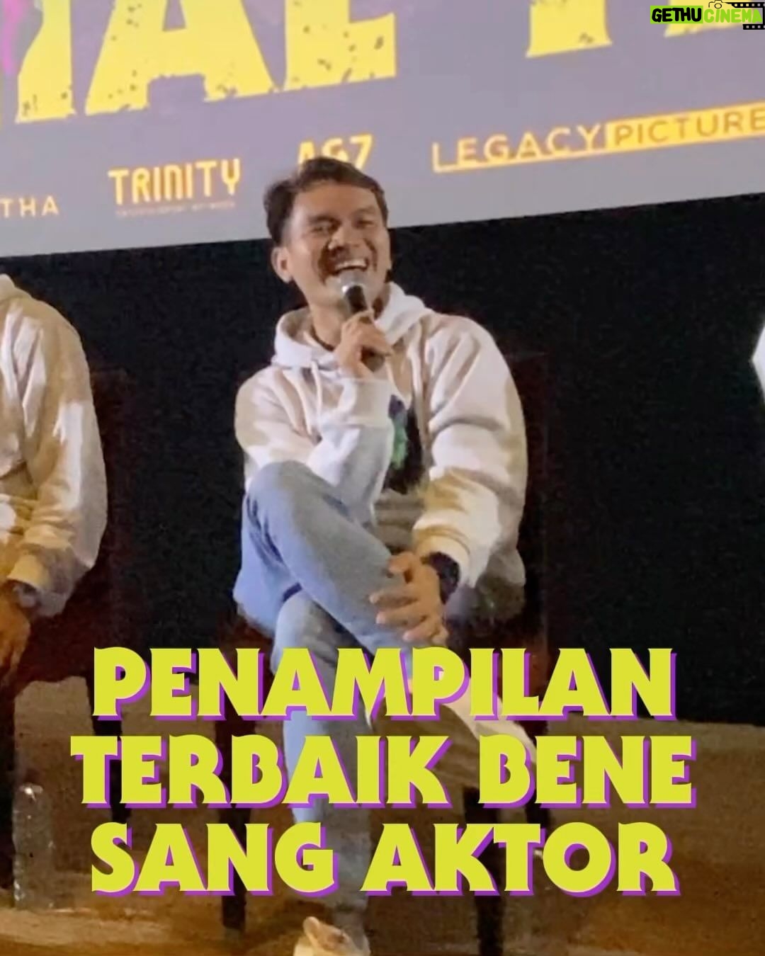 Ernest Prakasa Instagram - Press conference rasa live podcast. Ketua @okirengga33 beberkan kebiasaan ketua @bene_dion di lokasi syuting pilem #PilemAgakLaen. 🥹