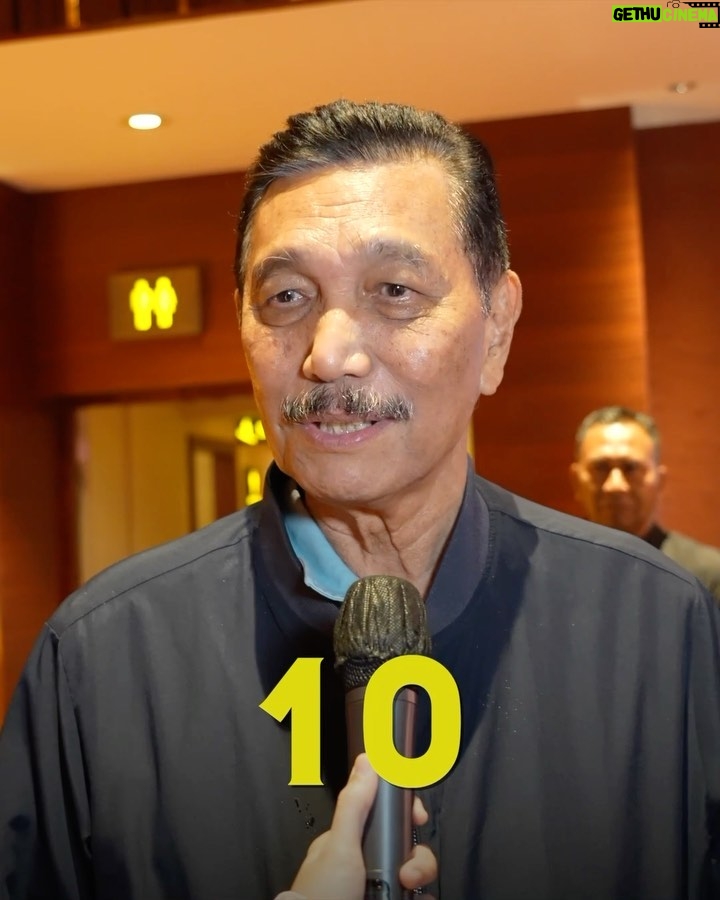 Ernest Prakasa - 53.6K Likes - Guys, gw udah beberapa hari nih gak ketemu @okirengga33. Ada yang liat?