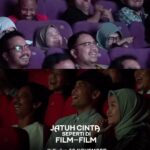 Ernest Prakasa Instagram - Kirain item putih bakal sedih & surem kok malah pada ngakak ini film apa sebenernya? 🥹 Cari tau sendiri di bioskop mulai 30 November! #JatuhCintaSepertiDiFilmFilm