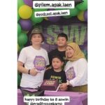 Ernest Prakasa Instagram - (Via IG dnantr) Sejauh ini, ini yang paling jauh. Happy bday dek Aswin yang sungguh agak laen, nantikan hadiah spesial dari kami! 🫶