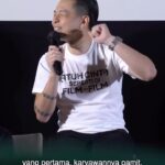 Ernest Prakasa Instagram – SESI HEALING BERKEDOK PRESKON! 😭

#Jesedef
#JatuhCintaSepertidiFilmFilm
#KehilanganWarnaHidup