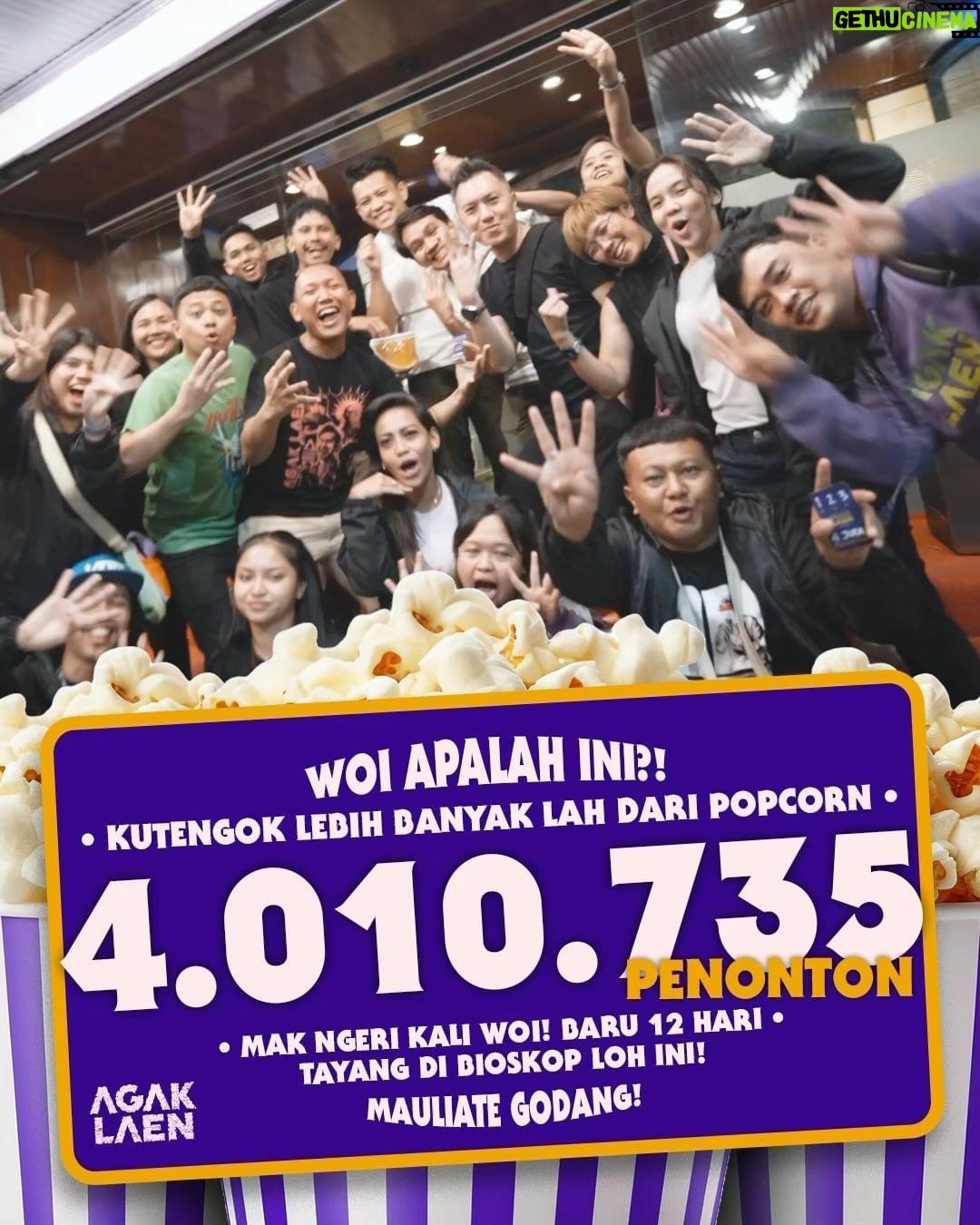 Ernest Prakasa - 49.1K Likes - Emang agak laen. Kalo sampe 5 juta, empat orang ini enaknya disuru ngapain ya? Kasi challenge dong! 🫡
