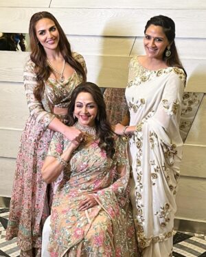 Esha Deol Instagram - Celebrating the goddess with these 2 super woman in my life my mother & my sister. 
Wishing you all a very happy navratri 🧿♥️🙏🏼🧿♥️ 
Naari Shakti 

@dreamgirlhemamalini @ahana_deol_vohra 

Wearing @houseofneetalulla 
HMU @tulsi5solanki @fatima_dsouza @surve.jaya @shankarjadhav813 

#happynavratri #naarishakti #goddess #superwoman #delhi #sundayfunday #sisterhood #motheranddaughter #divinefeminine #shubnavratri #hemamalini #ahanadeolvohra #eshadeol #gratitude ♥️🧿