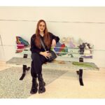 Esha Deol Instagram - From takeoffs to landings & …everything in between 🫶🏼 On my recent work trip that was filled with meeting lots of lovely people .. full of energy 💪🏼♥️🧿 much love & gratitude to everyone I met in 🇺🇸 @palsandpeersentertainment #travel #usa🇺🇸 #workmode #airport #india #gratitude ♥️🧿