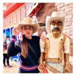Esha Deol Instagram - From takeoffs to landings & …everything in between 🫶🏼 On my recent work trip that was filled with meeting lots of lovely people .. full of energy 💪🏼♥️🧿 much love & gratitude to everyone I met in 🇺🇸 @palsandpeersentertainment #travel #usa🇺🇸 #workmode #airport #india #gratitude ♥️🧿