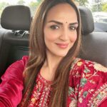 Esha Deol Instagram - #mondaymotivation “embrace the love received & don’t forget to give it back “ ♥️🧿 Recent trip to the beautiful #urttrakhand thank you peeps & love you too 🫶🏼 @swarnikajewelleryshowroom @zarjewelsofficial #eshadeol #india #jewellery #navami #navratri #gratitude ♥️🧿
