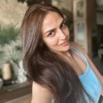 Esha Deol Instagram - नया साल नया रंग । Hair colour by my dearest @fatima_dsouza 🫶🏼 #mondayvibes #newhaircolor #style #justlookgood #gratitude ♥️🧿