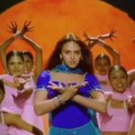 Esha Deol Instagram - Sometimes you got to let go loosen up and just dance to the beat of your heart ♥️😊 Throwback to my first film & an 18 year old me 🤟🏻 @boney.kapoor 🤗 @farahkhankunder 🤗 (Last Thursday on 11/1 my first film turned 22 years and I missed doing a post then - this film is always cherished being my first one ) #throwbackthursday #firstfilm #dance #koimeredilsepoochhe #gratitude ♥️🧿