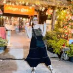Esha Deol Instagram - One night in Bangkok!!! Work hard play hard 🤟🏻 A few must do’s in this city! #bangkok #workhardplayhard #travel #chill #theseareafewofmyfavoritethings #love #mondaymotivation #gratitude ♥️🧿