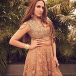 Esha Deol Instagram - Breezy & easy 🍂🍁🍂🍁🍂🍁🍂🍁🍂 🍁🍂 to wherever the wind takes me 🧡 Magazine: @culturedwedding Managing Editor: @yadav_manjeet Business Head: @divyanijain1925 Photographer: @visualaffairs_va Stylist: @juhi.ali Make-up: @ankitamanwanimakeupandhair Hair: @fatima_dsouza Outfit: @rockystarofficial Jewellery: @rubans.in Location: @radissonblumumbaiairport Cinematographer: @chalchitrakar Artist PR: @hypenq_pr Co-ordinated by: @nadiiaamalik #eshadeol #CulturedWedding #ElegantEshaCover #MagazineMagic #BridalGlamour #CelebrityWeddingInspo #LoveInFullBloom #ChicWeddingVibes #photooftheday ♥️🧿