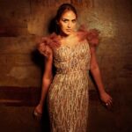 Esha Deol Instagram – There is a side of me that has always loved rustic vintage looks with earthy colours…. These pictures do just that . 
🤎🤎💗🤎🤎

Produced by : @hicelebmagazine
Published @hicelebmagazine
Shot by @a.rrajaniphotographer
Stylist – @aas_thaaaa
Assistant Styling- @anne_ankitaa
Outfit @amitgt_officialpage
Jewellery @rafthelabel
Makeup @richie_muah 
Hair @fatima_dsouza
Editing – A.Rrajani team
Location – A.Rrajani Photography Studio

#hicelebmagazine #covergirl #fridayvibes #vintagestyle #eshadeol #gratitude 🧿♥️
