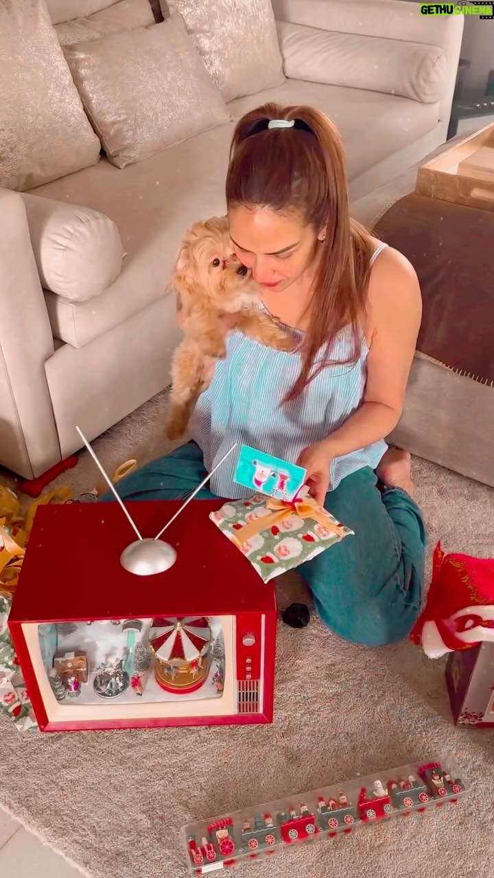 Esha Deol Instagram - πItβs that time of the year again & @babblewrap_gift you surprise us every time with bigger & better Christmas decorations.. truly beautiful stuff this time again π honestly everything in your collection is just stunning. Thank you for being a part of our Christmas cheer every year π
πΌπ€ also.. I have a discount code for all of you who wish to shop @babblewrap_gift use Esha15 β£οΈgo shop now πππΌ #christmas #christmasdecor #eshadeolXbabblewrap #discountcode #esha15 #goshop #gratitude β₯οΈπ§Ώ