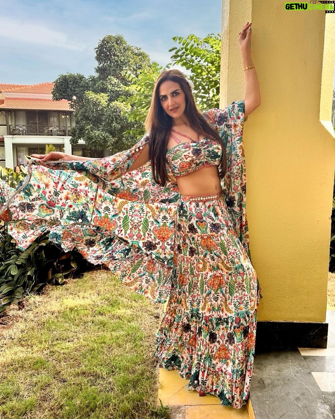 Esha Deol Instagram - 💛💙💜🩵💛 Styled by: @kareenparwani Outfit: @shivaliahmedabad @sonyashaikh Earrings: @rubans.in @oakpinionpr HMU @surve.jaya @shankarjadhav813 #bohostyle #sunshine #sunday #weekendvibes #gratitude ♥️🧿