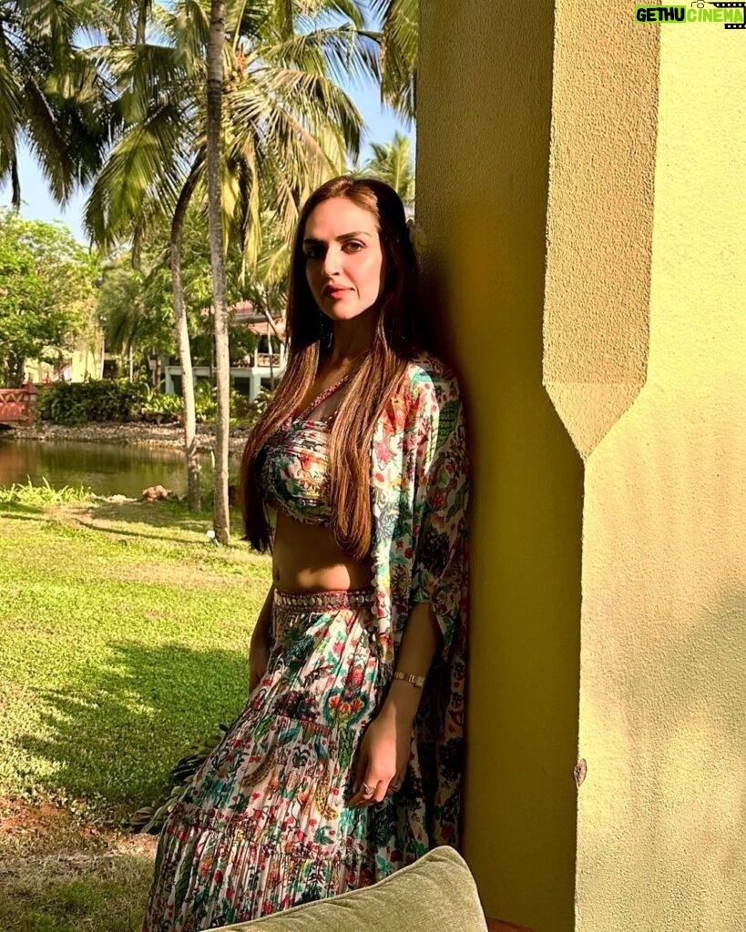 Esha Deol Instagram - 💛💙💜🩵💛 Styled by: @kareenparwani Outfit: @shivaliahmedabad @sonyashaikh Earrings: @rubans.in @oakpinionpr HMU @surve.jaya @shankarjadhav813 #bohostyle #sunshine #sunday #weekendvibes #gratitude ♥🧿