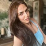 Esha Deol Instagram - नया साल नया रंग । Hair colour by my dearest @fatima_dsouza 🫶🏼 #mondayvibes #newhaircolor #style #justlookgood #gratitude ♥️🧿