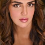 Esha Deol Instagram - BTS 🎈🤍 Photography @tinadehal Makeup @ankitamanwanimakeupandhair Hair @fatima_dsouza Reels @bea_nayak Styled by @imeshadeol #bts #behindthescenes #photoshoot #allwomen #girlpower #bling #glam #weekend #saturday #style #justlookgood #love #gratitude ♥️🧿