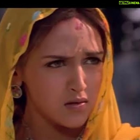 Esha Deol Instagram - #20yearsoflockargil JP Dutta ji thank you for trusting me with the most emotional role of Dimple .. this was one of my most memorable experiences as an actor.. working opposite Abhishek for the first time @bachchan where he played Vikram batra to perfection ( AB itβs 20 to us too as co actors ππΌπ ) simply an unforgettable journey filming LOC kargil . Congratulations to the entire star cast & team .. Salute ππΌ Jai hind .. yeh dil mange more β₯οΈ @nidhiduttaofficial #lockargil #20years #jpdutta #gratitude β₯οΈπ§Ώ
