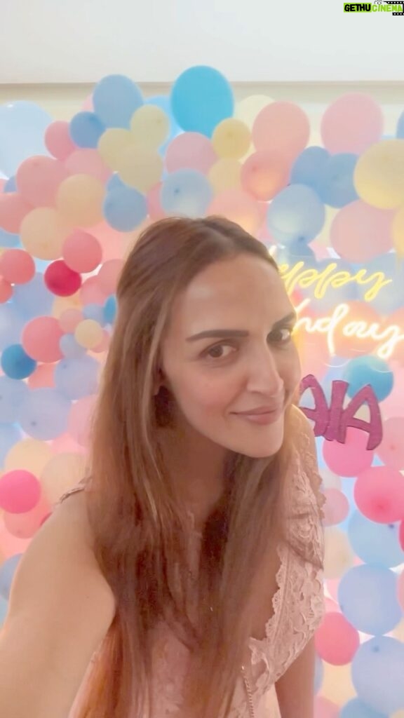 Esha Deol Instagram - 🍭 🍭candy floss to cake 🎂 & lots more 💞💕💞💕♥️🧿 💞💕💞💕🍭🍭 @aapkadharam @dreamgirlhemamalini @ahana_deol_vohra #sundayfunday #birthdayparty #happybirthday #family #friends #gratitude ♥️🧿