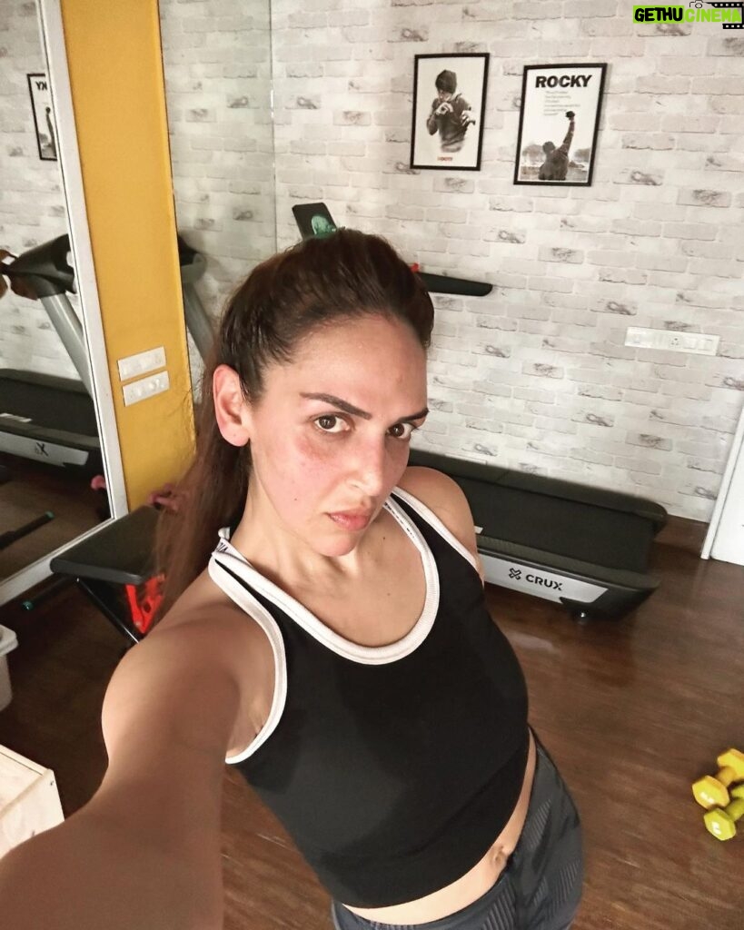 Esha Deol Instagram - At it 💪🏼🧿🖤🔥 with my inspiration on my wall 😍 @officialslystallone ♥️ #workout #workoutmotivation #goforit #eshasfavhomespot #lovewhatyoudo #stayfocused #gratitude ♥️🧿