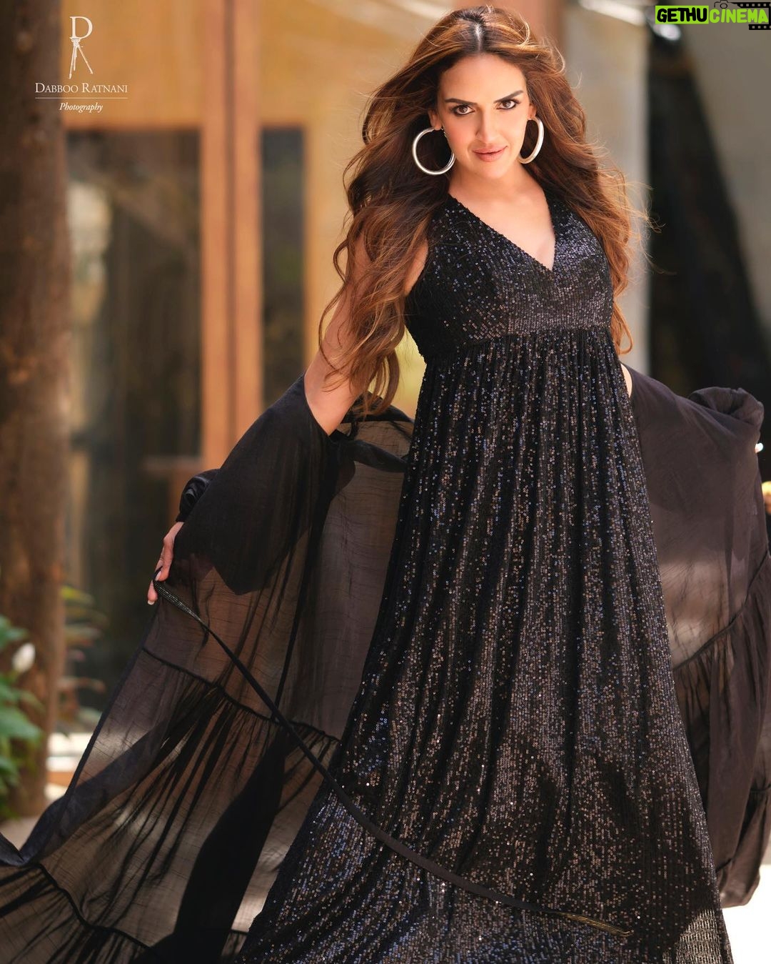 Esha Deol Instagram - Some more from the series with Dabboo Manisha & Rocky S 🖤 EshaDeol X DabbooRatnani 📸 @dabbooratnani Assisted by @manishadratnani Outfit @rockystarofficial Location @one8.commune Makeup @ankitamanwanimakeupandhair Hair @fatima_dsouza Managed by @palsandpeersentertaintment Staff @shankarjadhav813 Assistant stylist @styledbynishhh PR @niluferq @hypenq_pr #Eshadeol #EdxDR #black #blacklove #photooftheday #gratitude ♥️🧿